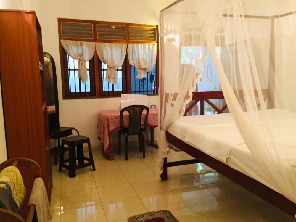 Ameesha Guesthouse Unawatuna Zimmer foto